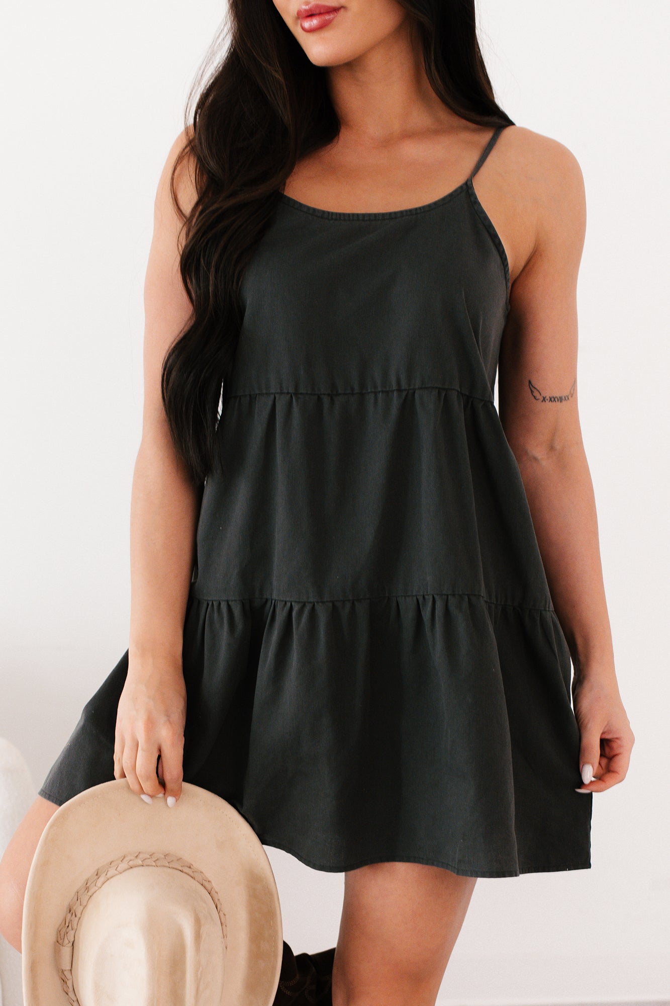 Tempting Eyes Sleeveless Tiered Mini Dress (Black)
